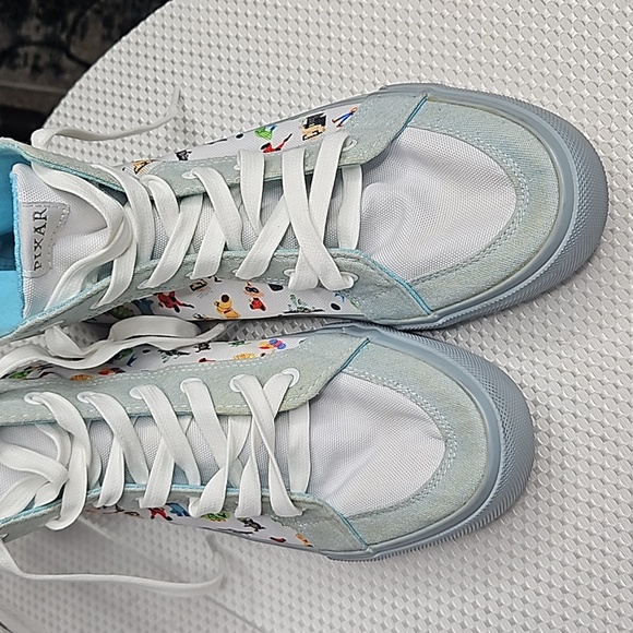DISNEY PIXAR 25TH ANNIVERSARY HI-TOP SNEAKERS SIZE 8 - Picture 3 of 8